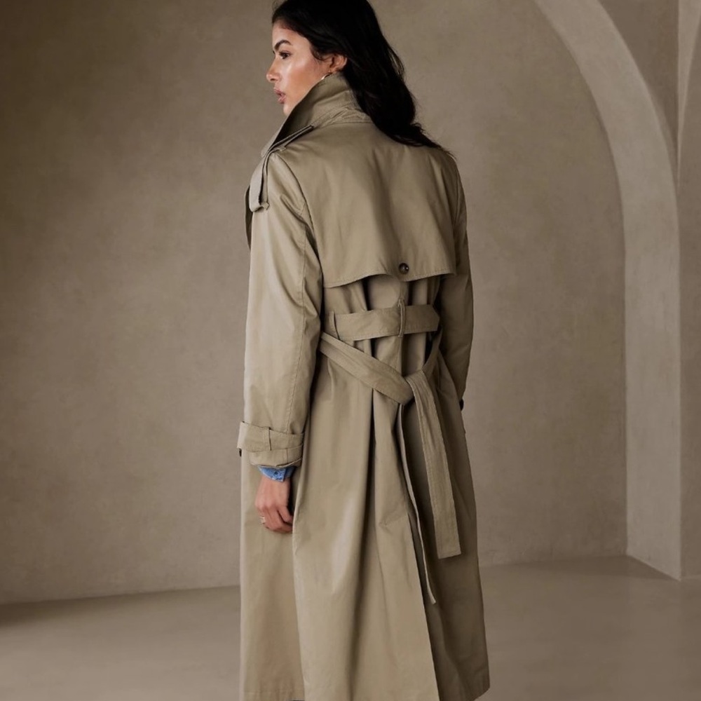 BANANA REPUBLIC TRENCH COAT ! LIKE NEW! WORN JUST ONCE!